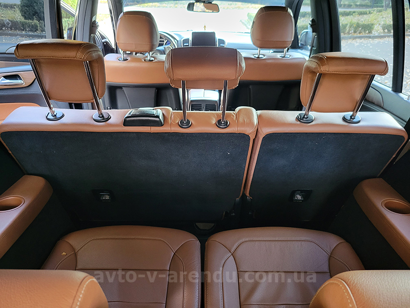 Аренда внедорожника Mercedes Benz GLS 350d AMG 4MATIC с водителем в Киеве