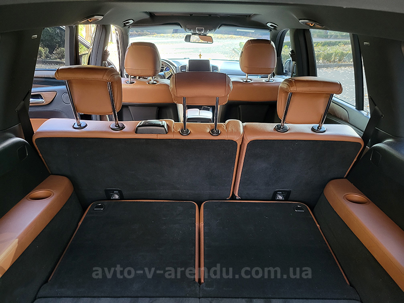 Аренда внедорожника Mercedes Benz GLS 350d AMG 4MATIC с водителем в Киеве