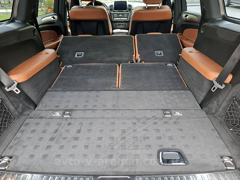 Аренда внедорожника Mercedes Benz GLS 350d AMG 4MATIC с водителем в Киеве