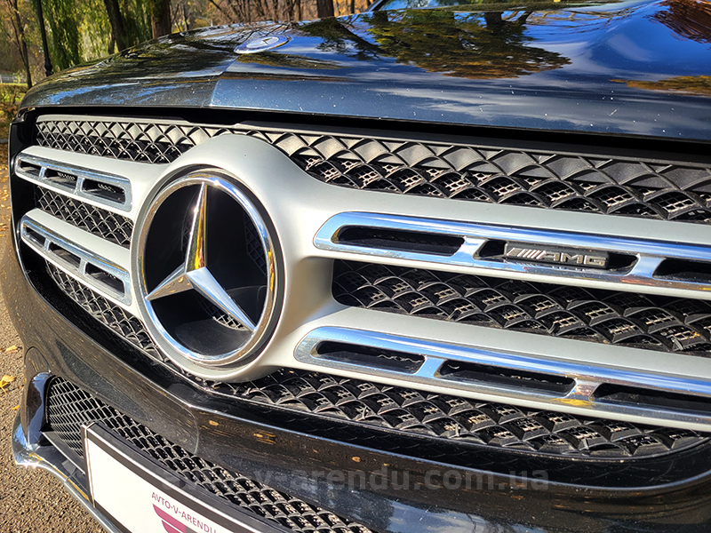 Аренда внедорожника Mercedes Benz GLS 350d AMG 4MATIC с водителем в Киеве