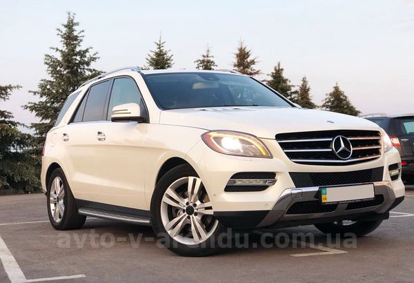 Аренда внедорожника с водителем Mercedes-Benz ML белый