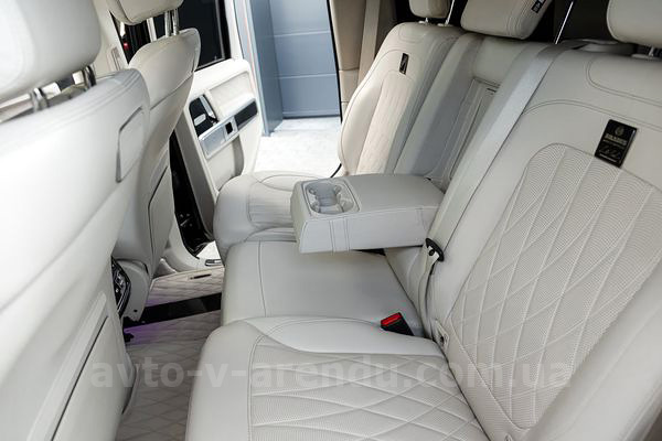 Аренда внедорожника Mercedes-Benz Gelandewagen G63 AMG Brabus кубик с водителем в Киеве. Прокат авто Мерседес Гелентваген G63 AMG без водителя в Киеве