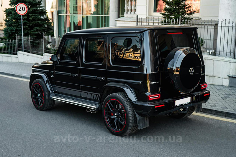Аренда внедорожника Mercedes-Benz Gelandewagen G63 AMG кубик с водителем в Киеве. Прокат авто Мерседес Гелентваген G63 AMG без водителя в Киеве