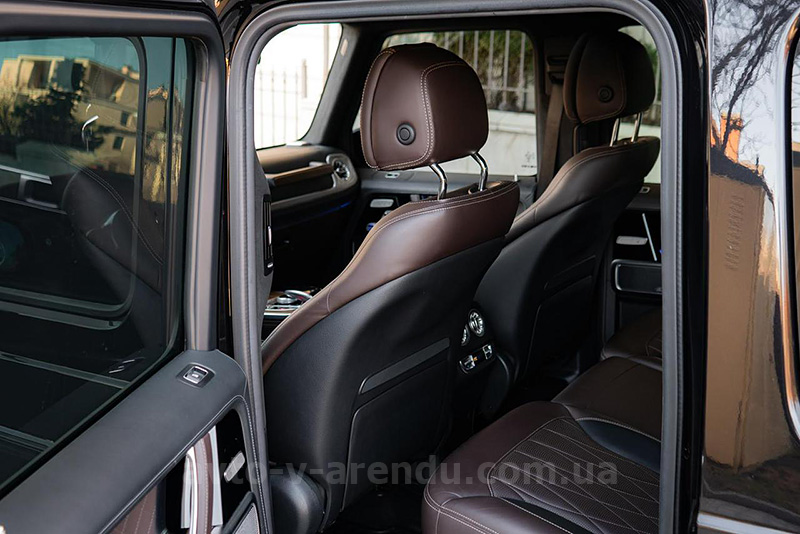Аренда внедорожника Mercedes-Benz Gelandewagen G63 AMG кубик с водителем в Киеве. Прокат авто Мерседес Гелентваген G63 AMG без водителя в Киеве