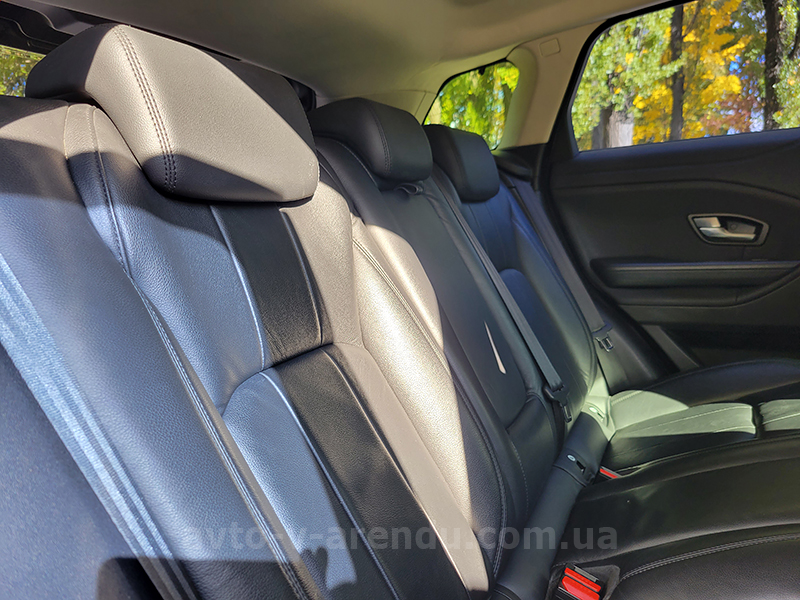 Аренда внедорожника Range Rover Evoque черный с водителем