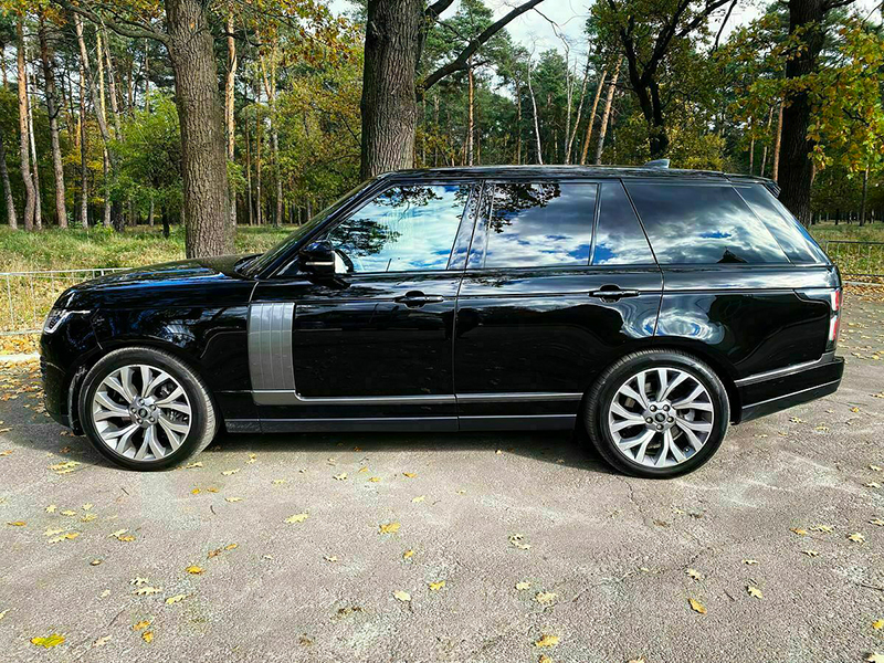 Аренда внедорожника Range Rover Vogue 4,4d с водителем. Прокат джипа Рендж Ровер Вог 4,4d без водителя в Киеве