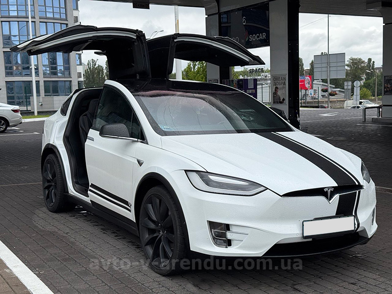 Аренда электро внедорожника TESLA Model X с водителем в Киеве
