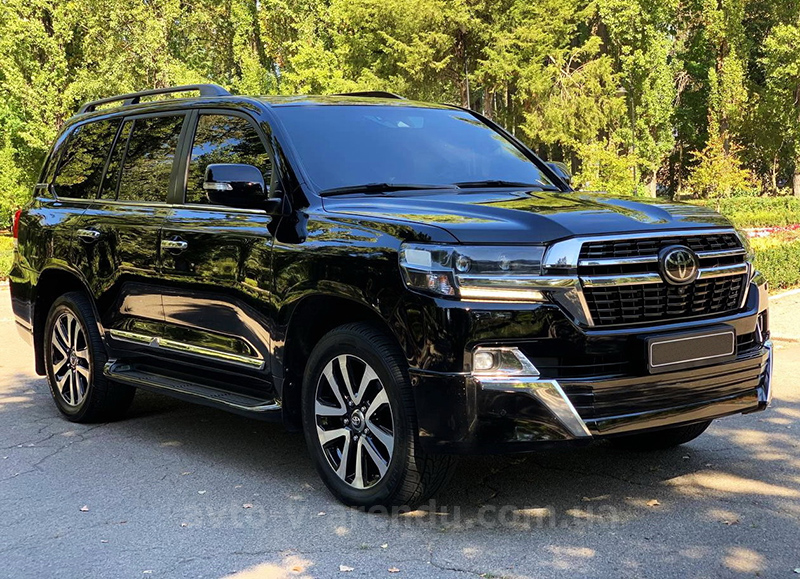 Аренда внедорожника Toyota Land Cruiser 200 в Киеве