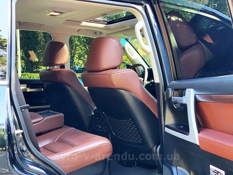 Аренда внедорожника Toyota Land Cruiser 200 4.5 turbo  с водителем. Прокат джипа Тойота Ленд Крузер 200 4.5 turbo без водителя в Киеве