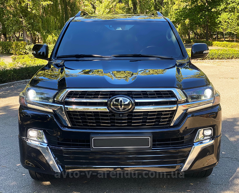 Аренда внедорожника Toyota Land Cruiser 200 4.5 turbo  с водителем. Прокат джипа Тойота Ленд Крузер 200 4.5 turbo без водителя в Киеве