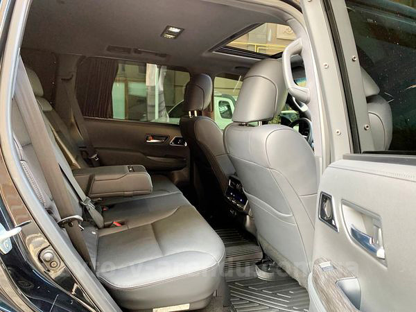 Аренда внедорожника Toyota Land Cruiser Prado 300 с водителем. Прокат джипа Тойота Ленд Крузер 300 без водителя в Киеве