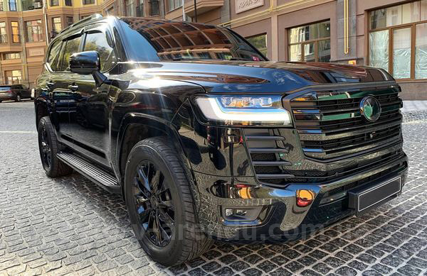 Аренда внедорожника Toyota Land Cruiser Prado 300 с водителем. Прокат джипа Тойота Ленд Крузер 300 без водителя в Киеве