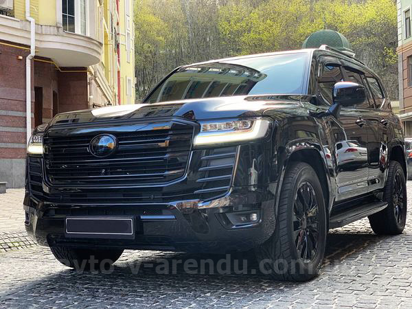 Аренда внедорожника Toyota Land Cruiser Prado 300 с водителем. Прокат джипа Тойота Ленд Крузер 300 без водителя в Киеве