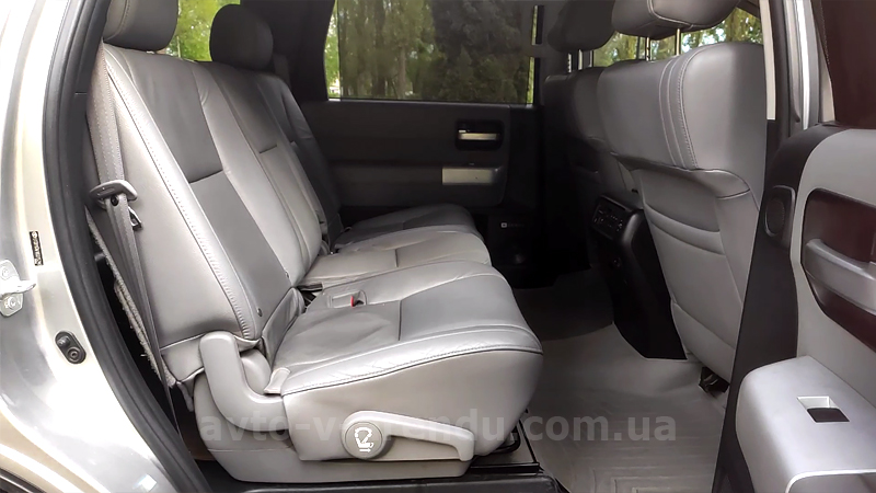 Аренда внедорожника джипа с водителем в Киеве Toyota Sequoia Platinum