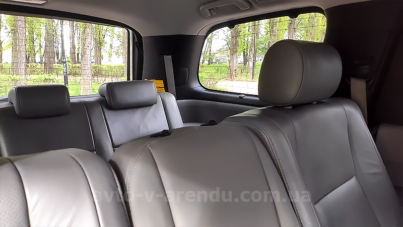 Аренда внедорожника джипа с водителем в Киеве Toyota Sequoia Platinum