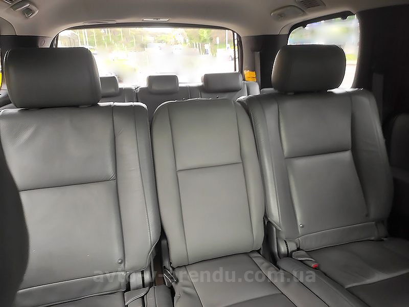 Аренда внедорожника джипа с водителем в Киеве Toyota Sequoia Platinum