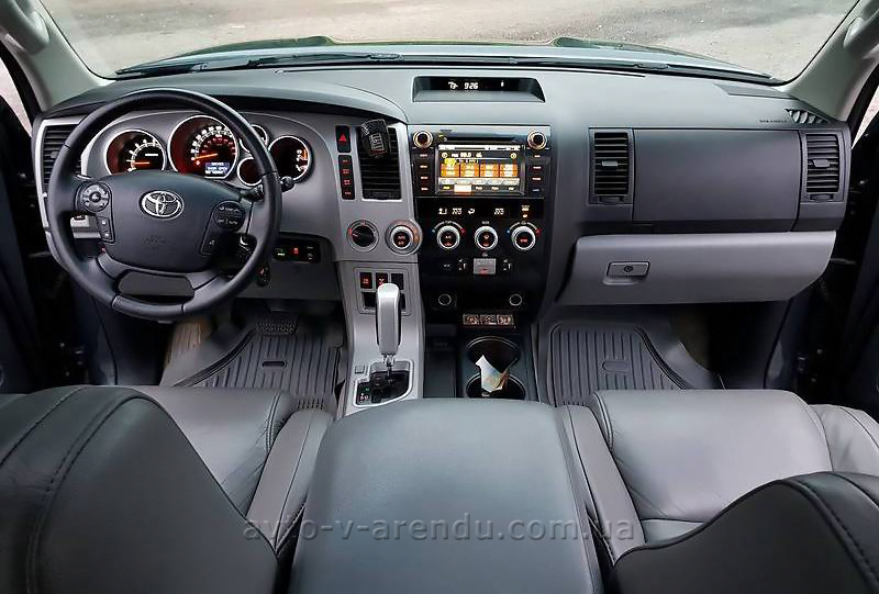 Аренда внедорожника джипа с водителем в Киеве Toyota Sequoia Platinum