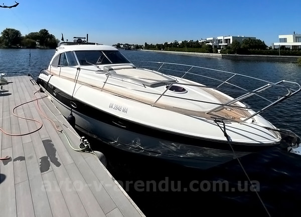 Аренда моторной яхты  Bavaria 37 Sport HT VIP в Киеве на День рождения, прогулки по Днепру, фотосессии и видеосъемки. Аренда катера Zaferano Zoloche