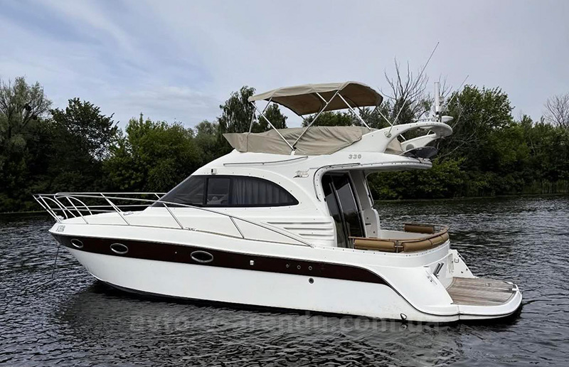 Аренда моторной яхты Galeon в Киеве